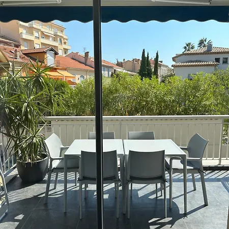 Plein Centre Apartament *